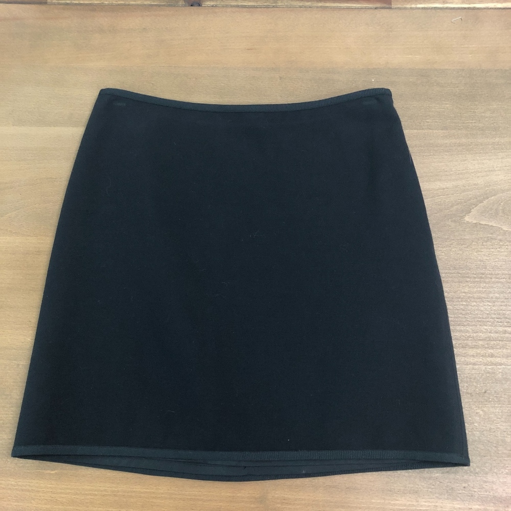 Black Elie Tahari mini skirt, Size 2/P
